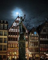 2013 11-Römer building-statue Frankfurt